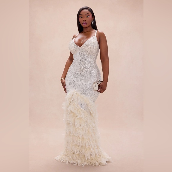 BNWT Fashion Nova FELICITY Sequin Feather Gown 2XL Champagne Colour - Picture 5 of 12